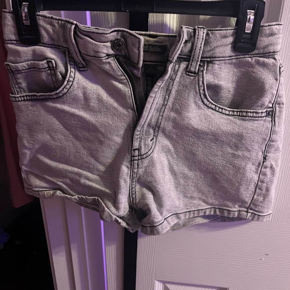 Wild fabel size 2 Jean shorts